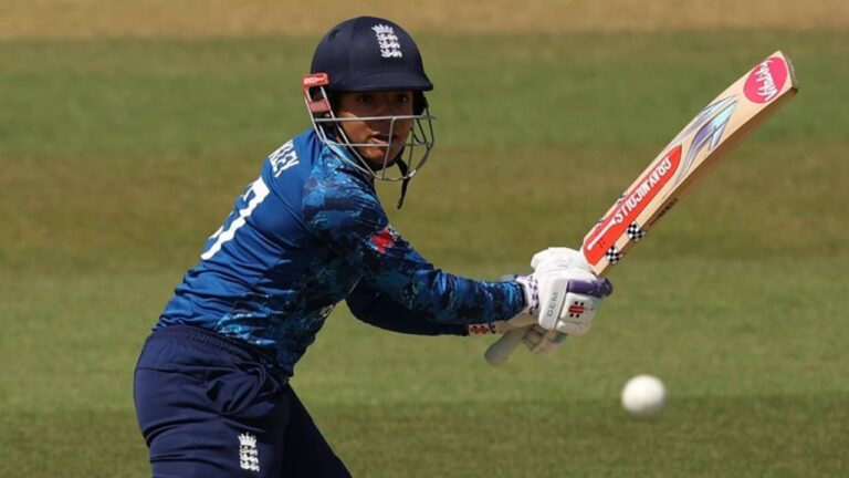 Scotland bowl, England pick Dunkely to replace injured Sciver-Brunt – নারী টি-২০ বিশ্বকাপ: স্কটল্যান্ড বোলিংয়ে, ইংল্যান্ড ইনজুরির কারণে সাইভার-ব্রান্টের বদলে ডাঙ্কলিকে দলে নিলো – হেডিংলিতে টস রিপোর্ট